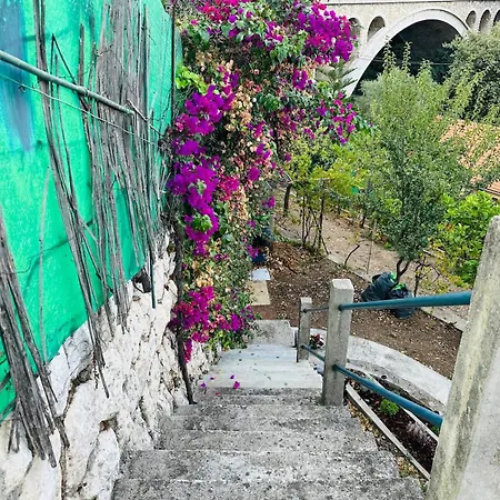 La Du Soleil بوزولي